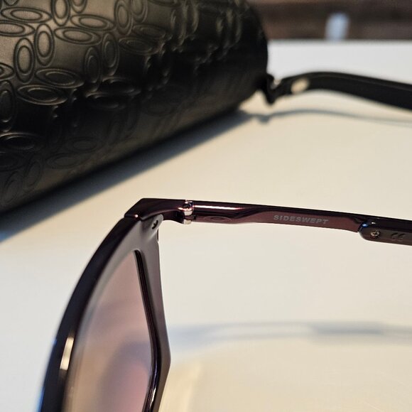 Oakley Women's Side Swept Sunglasses Crystal Raspberry/G40 Black Gradient - Picture 6 of 8